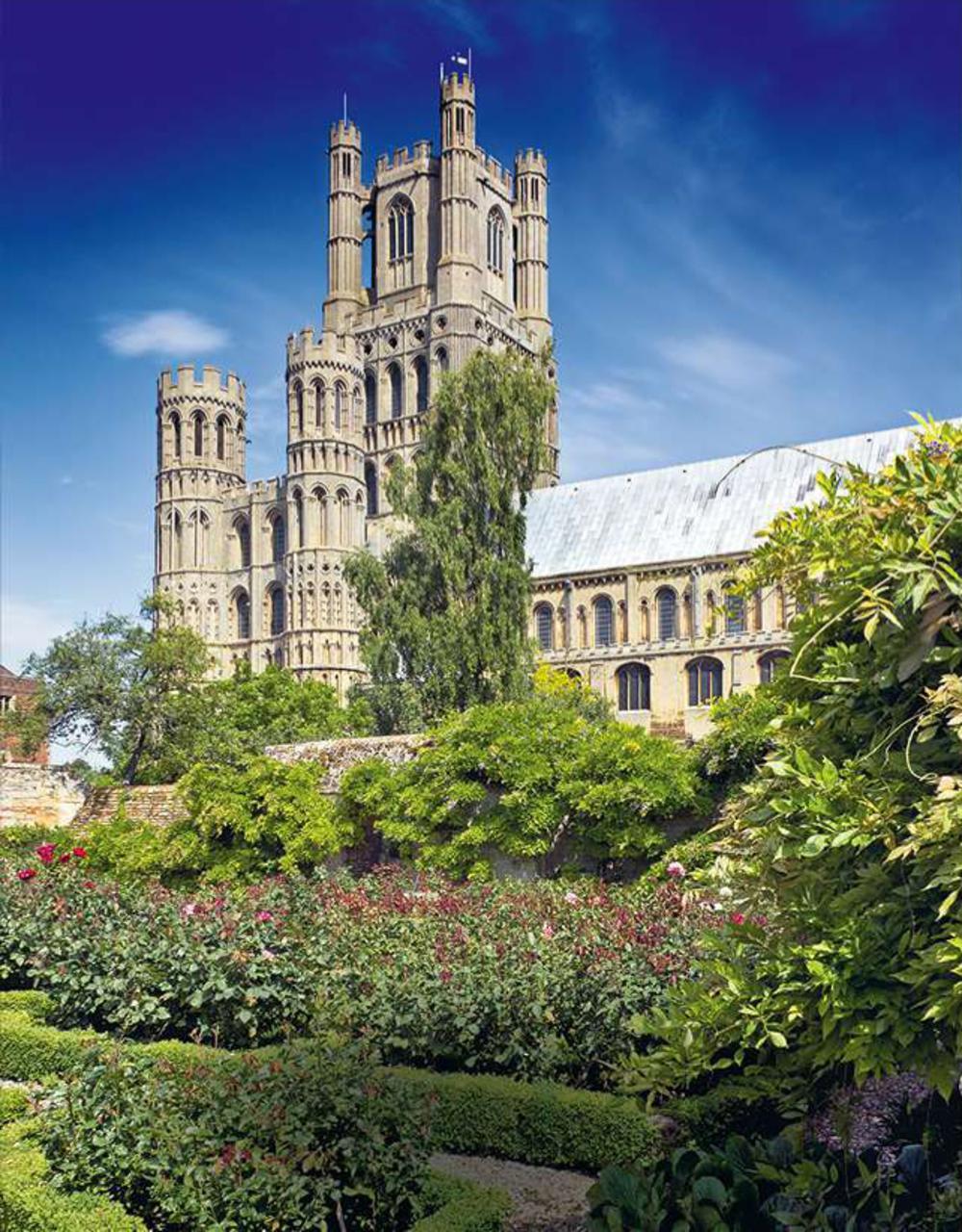 Ely Cathedral, Cambridgeshire Verheft zich nog altijd fier boven drassig laagland.