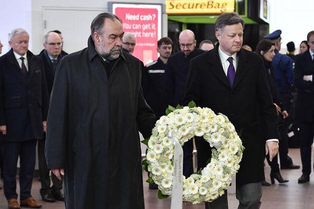 Brussels Airport en metrostation Maalbeek herdenken aanslagen