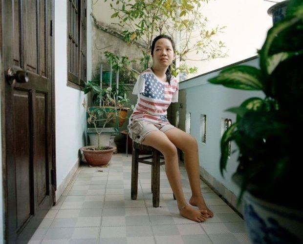 De 21-jarige Thuy' Linh, geboren zonder armen.