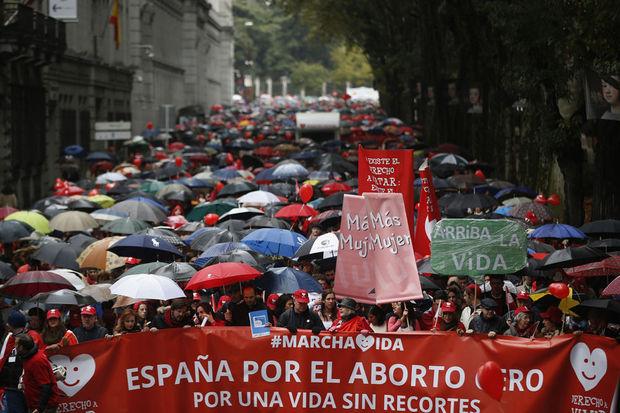 Een betoging van de anti-abortusbeweging 'Derecho a vivir' eind 2013 in Madrid.