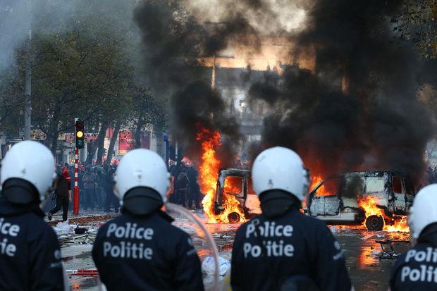 Lees ook: Op de eerste rij van de nationale betoging: Ballonnen, traangas en cactus in de keel: 'C'est la guerre ici'