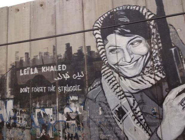 Leila Khaled op de muur in Bethlehem, Westelijke Jordaanoever
