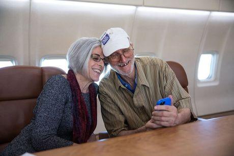 Alan Gross, met echtgenote Judy, op de terugweg naar de VS