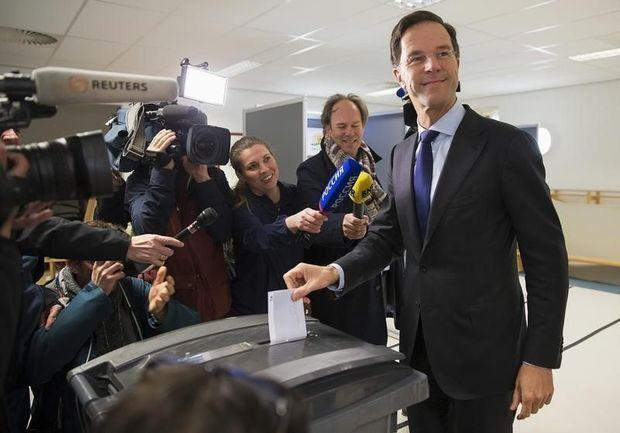 Nederlandse premier Mark Rutte tijdens referendum 
