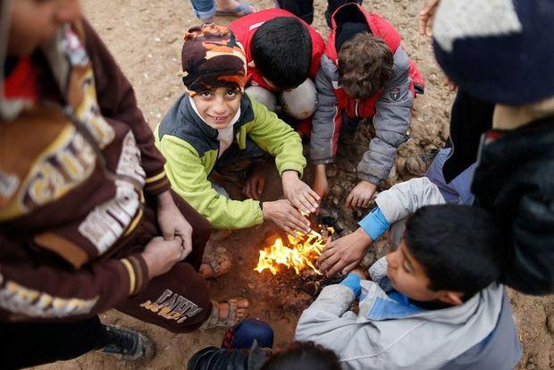 Jonge vluchtelingen in een opvangkamp