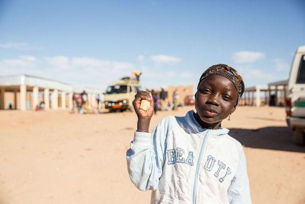 Dit Nigerese kind verbleef in het IOM transitcentrum in Agadez en is klaar om naar huis terug te keren.