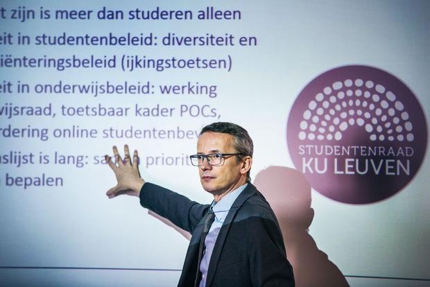 Rectorverkiezingen KU Leuven: op campagne met kandidaten Rik Torfs en Luc Sels