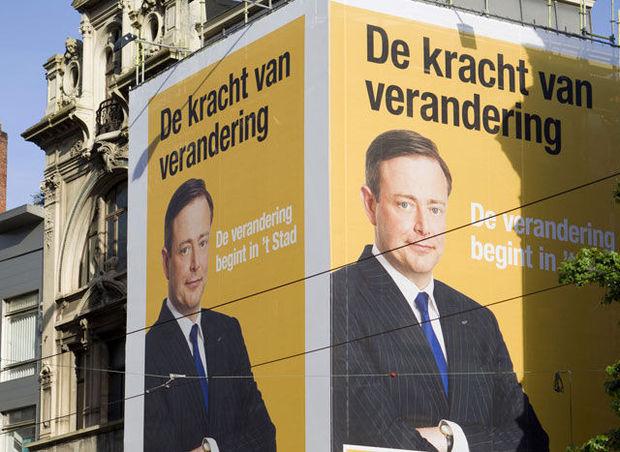 'De kracht van zelfbediening: Droomt Bart De Wever van een verkiezingscampagne à la Donald Trump?'