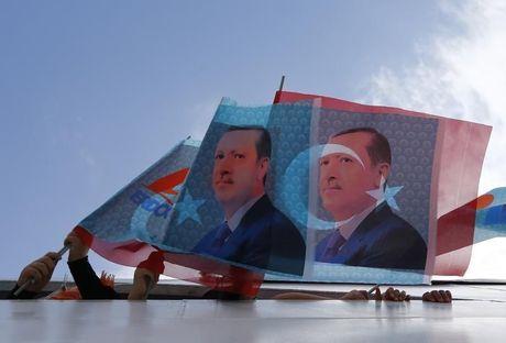 Supporters van Turkse premier Tayyip Erdogan 