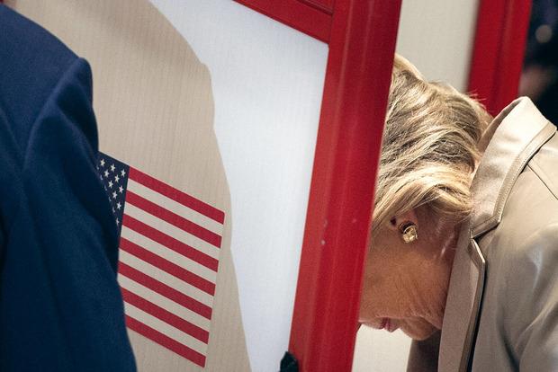 Hillary Clinton: 'Zonder die e-mailaffaire had ik de verkiezingen gewonnen.' 