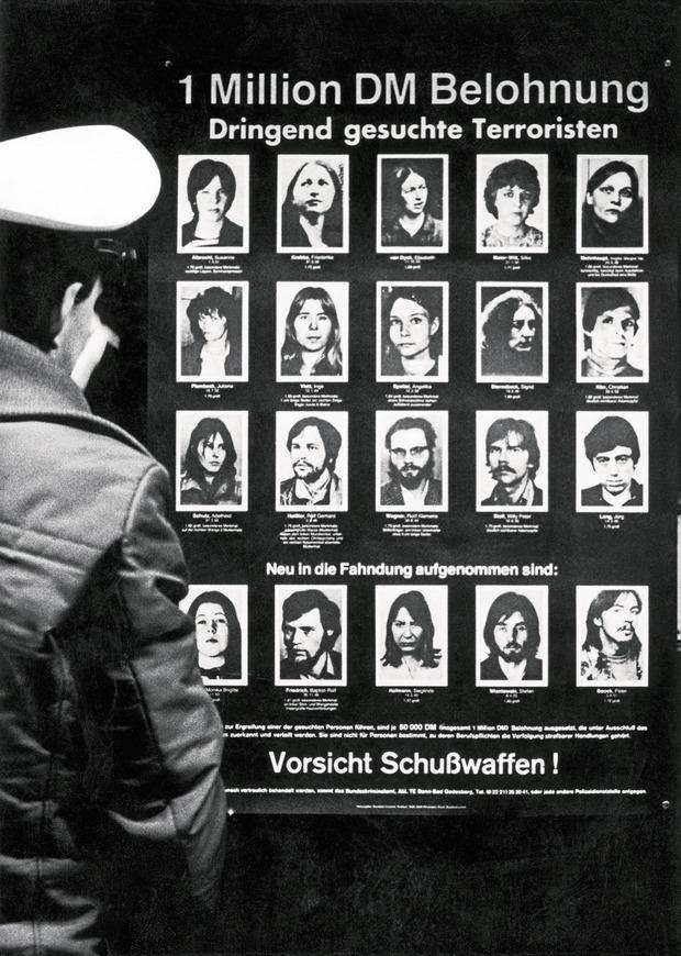 Een aanplakbiljet met gezochte RAF-leden in 1978. Helemaal rechtsonder: Peter-Jürgen Boock.