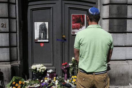 Rouwstemming aan het Joods Museum van Brussel, waar bij een schietpartij 3 doden vielen