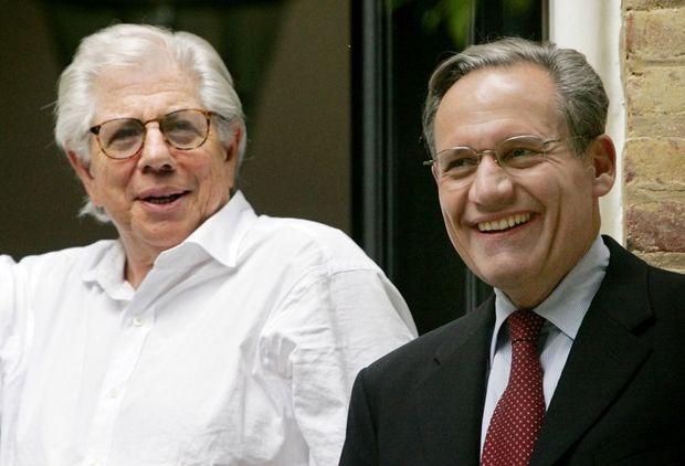 Carl Bernstein en Bob Woodward in 2005, toen ze de identiteit onthulden van 'Deep Throat', Woodwards parkeergaragebron tijdens Watergate