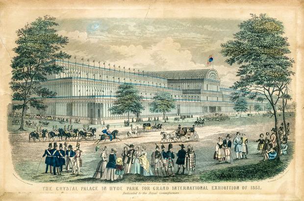 Het exterieur van Chrystal Palace in Hyde Park in 1851.