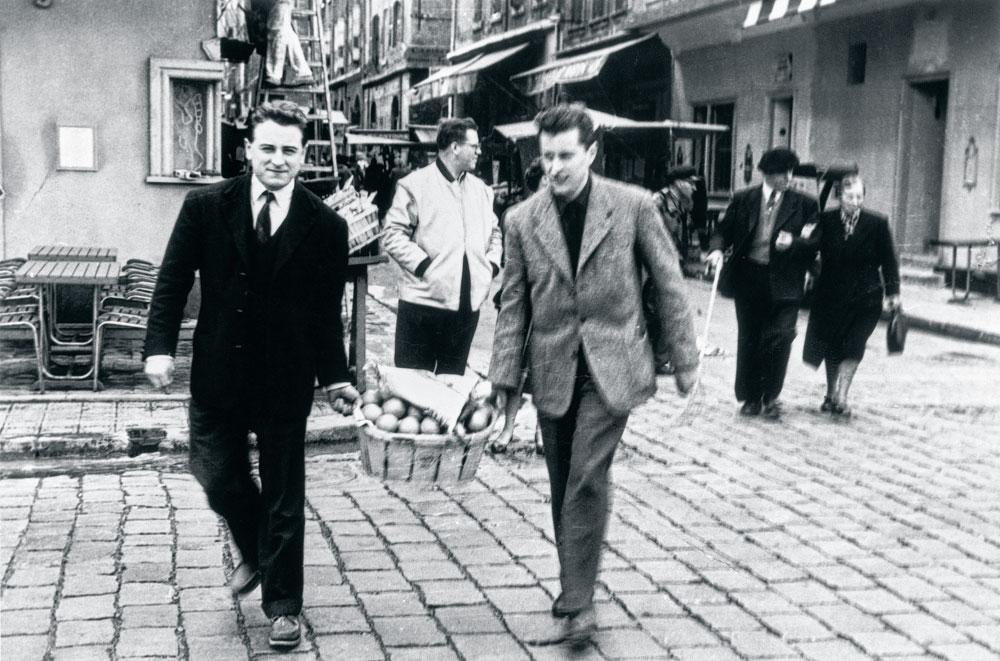 Avec Pierre Bergé, à Manosque, en 1950. Ils resteront huit ans ensemble, avant que Bergé ne quitte Buffet pour Yves Saint Laurent.