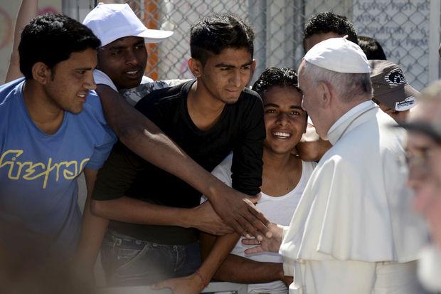 Le pape à la rencontre des réfugiés syriens au camps de Moria, en Grèce