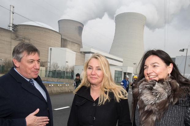 Les ministres belges Jan Jambon, Marie-Christine Marghem et la ministre néerlandaise Melanie Schultz, à Doel, le 20 janvier 2016
