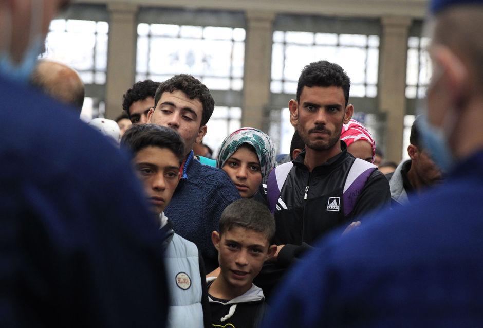 Des réfugiés à la gare de Keleti de Budapest. 