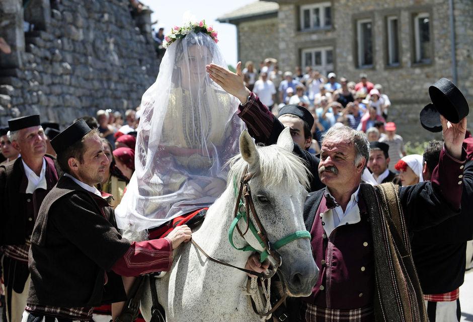 Un mariage traditionnel en Macédoine