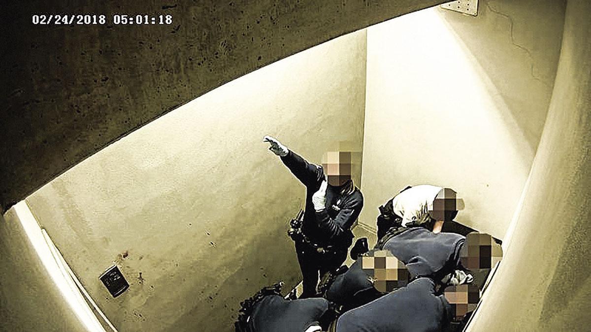 Le 2 septembre dernier, la divulgation de images de 2018, y compris celles du salut nazi de la jeune policière, provoquent un choc.