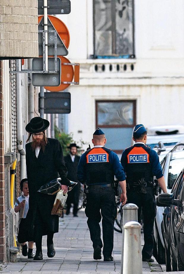 Depuis les attentats de 2015, présence renforcée de l'armée et de la police devant les institutions juives.