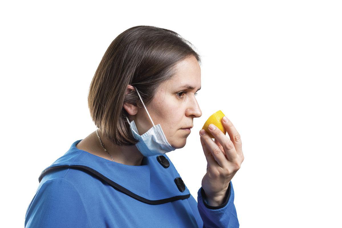 La perte d'odorat a permis de détecter des cas positifs alors que le test PCR était négatif. 