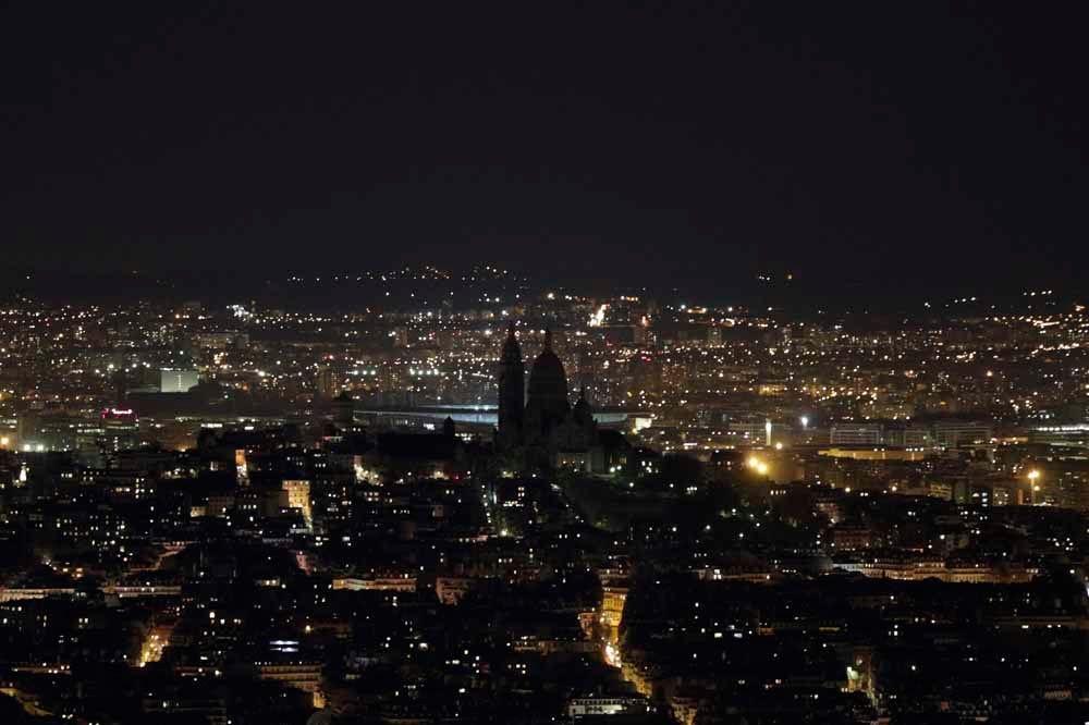 Pour l'Earth Hour, les lumières s'éteignent à travers le monde (en images)