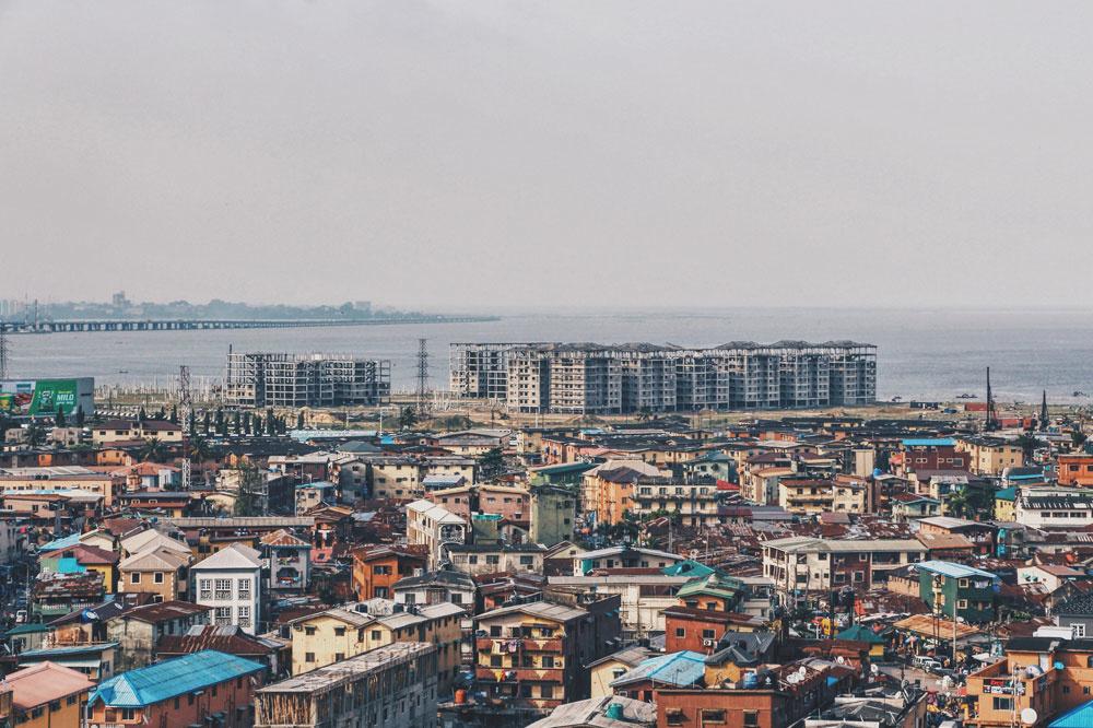 Lagos s'enfonce dans les eaux
