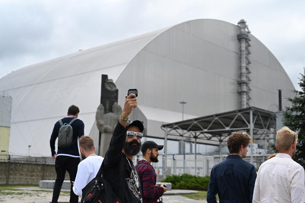 Des selfies dans les décombres: Tchernobyl craint les nouvelles hordes de touristes