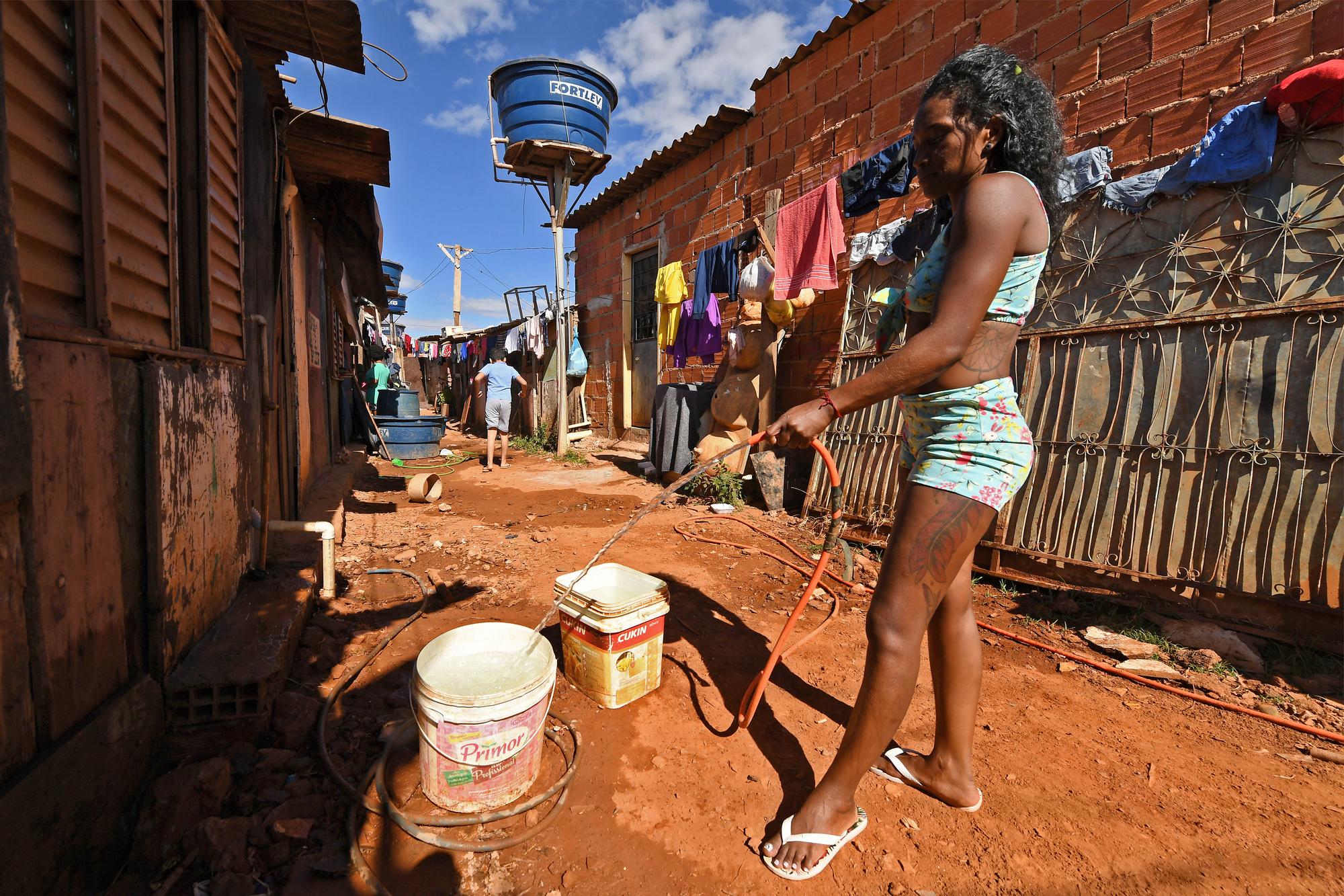 Au Brésil, le coronavirus met en lumière les problèmes d'eau