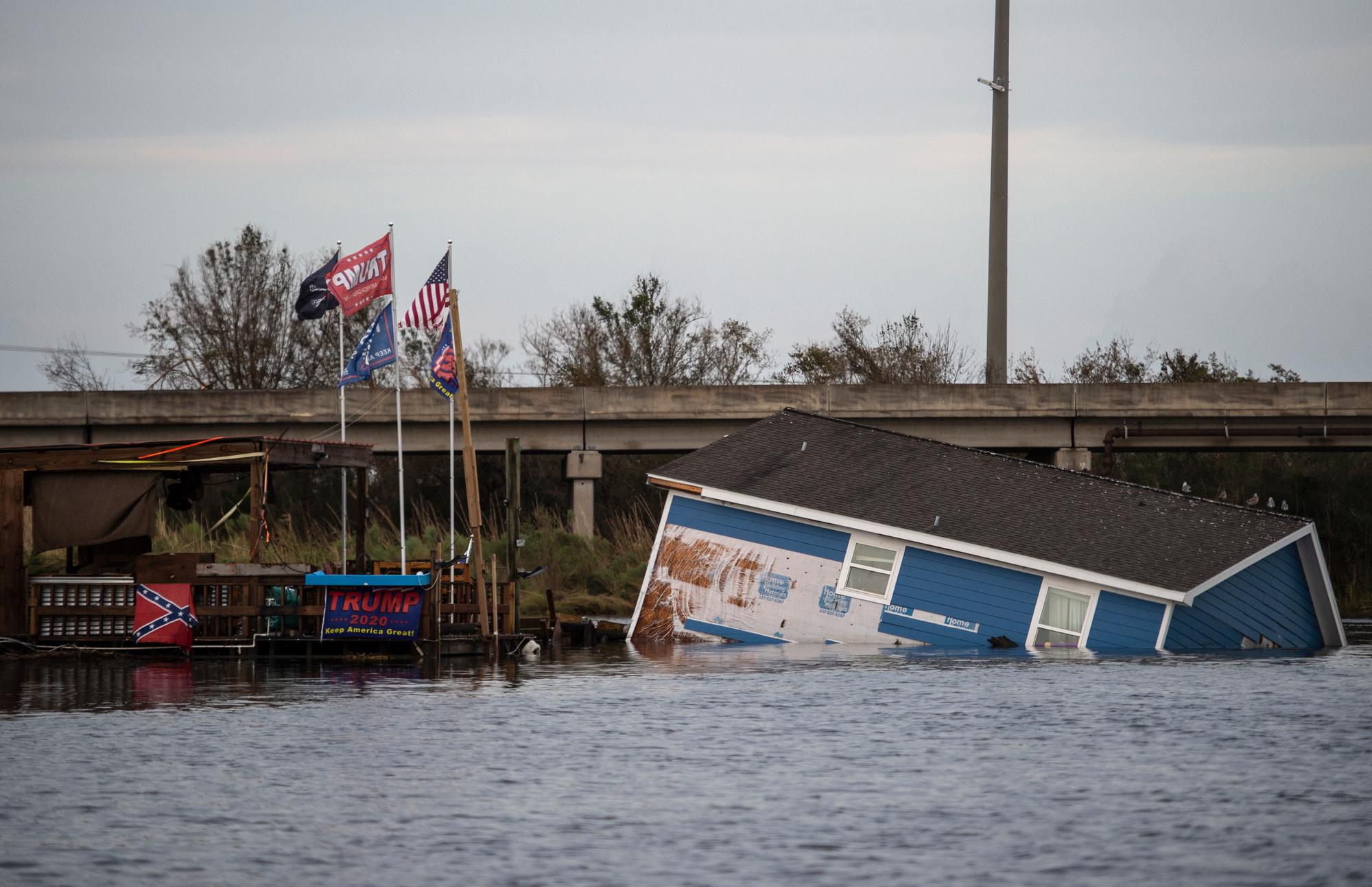 L'ouragan Laura fait 14 morts aux Etats-Unis