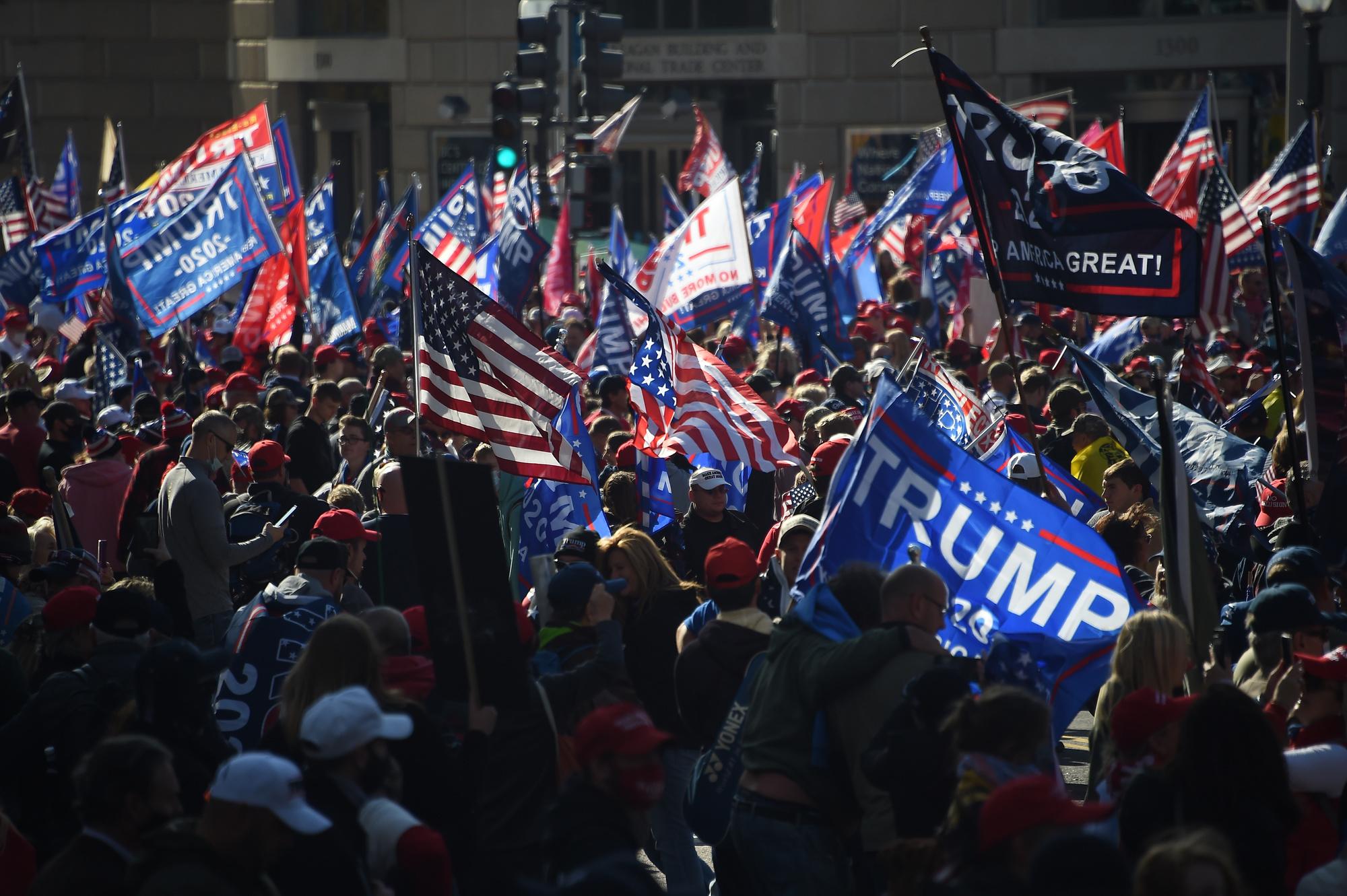 USA: des pro-Trump à Washington pour dénoncer des fraudes, craintes de tensions