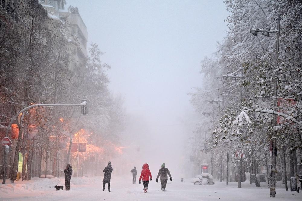 Une tempête de neige sème le chaos en Espagne, au moins 3 morts