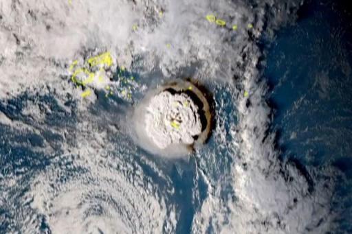 Eruption volcanique dans le Pacifique: gros dégâts signalés aux Tonga, la menace est désormais terminée