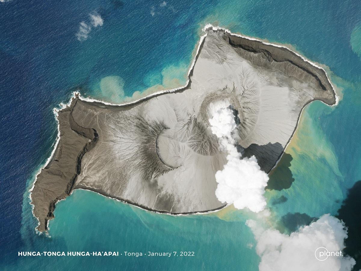 Les îles Tonga toujours coupées du monde
