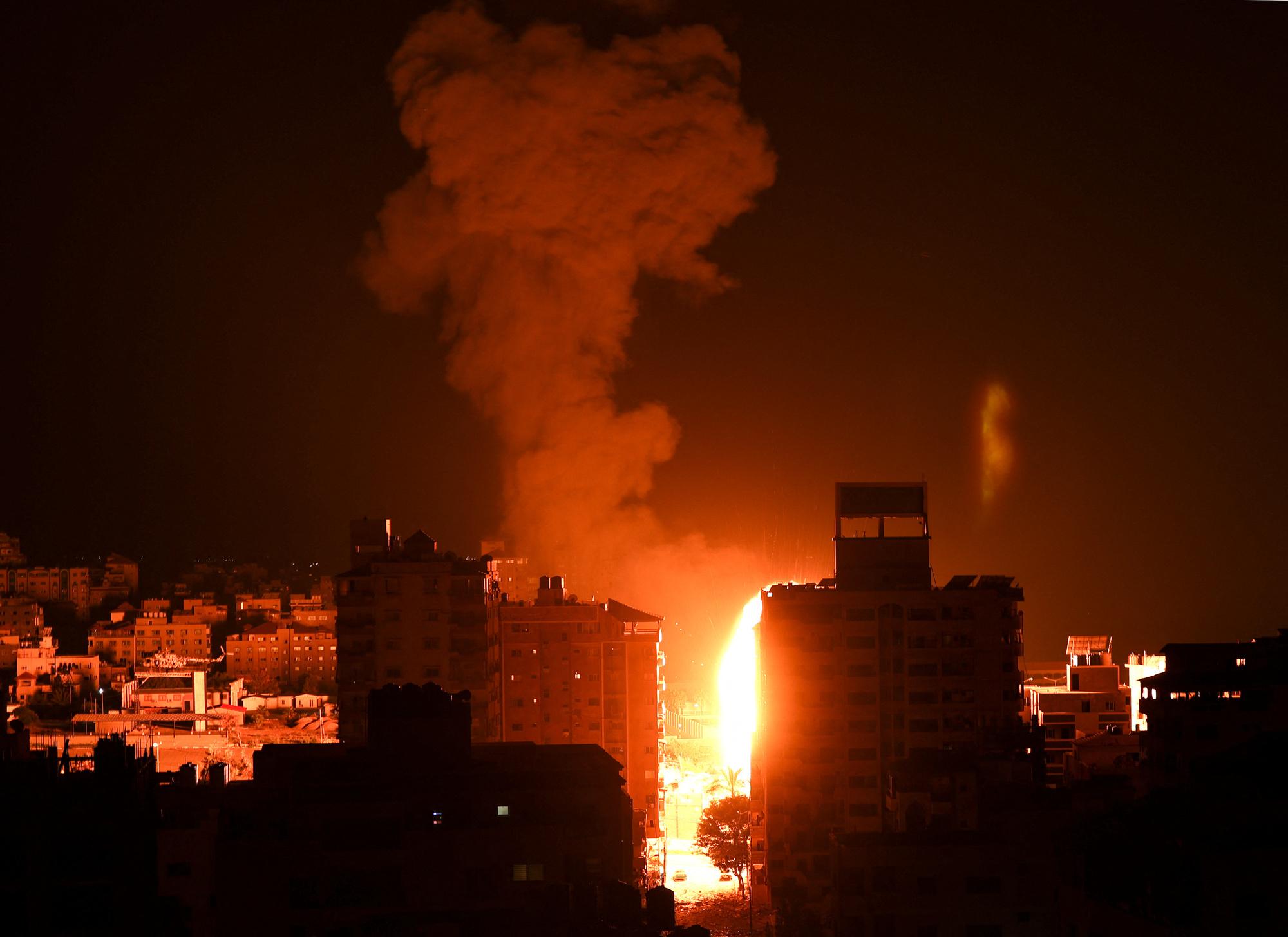 Nouvelle nuit de pilonnage de Gaza par Israël, environ 200 morts en une semaine