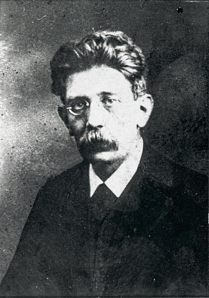 Friedrich Adler, fils du président du parti social-démocrate autrichien, élimina le chef du gouvernement Karl von Stürgkh parce qu'il était un virulent partisan de la guerre contre la Serbie.