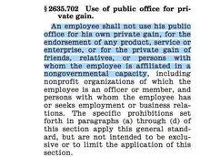 Volgens een Amerikaanse federale wet mag geen enkele medewerker van het Witte Huis zijn of haar positie gebruiken in een openbaar ambt om een product of dienst te pushen. Wat Ivanka Trump wel doet.