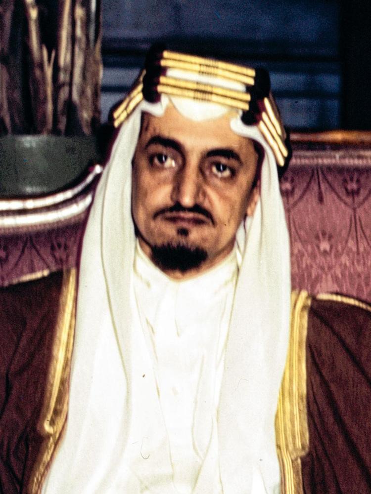 En 1975, le roi saoudien Fayçal fut, lui aussi, assassiné par un membre de sa famille, son neveu Fayçal ben Moussaid.