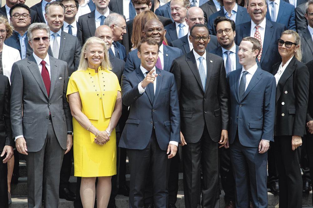 Mark Zuckerberg parmi les chefs d'Etat. Les gouvernements commencent à s'inquiéter de la propagation de propos haineux grâce à Facebook.