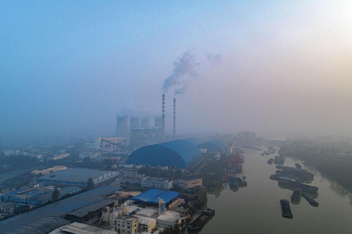 L'engagement des Etats-Unis et de la Chine (ici, la centrale de production d'énergie de Huaneng Power Plant) à prendre des mesures renforcées lors de la décennie 2020: la note d'espoir de la COP26.