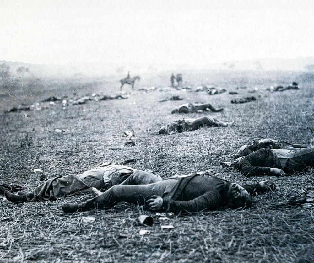 La victoire des Nordistes lors de la bataille de Gettysburg (été 1863) marqua un tournant décisif dans la guerre civile américaine. Le 9 avril 1865, les Sudistes déposèrent les armes. Six jours plus tard, le président Lincoln fut réélu... et abattu d'une balle dans la nuque.