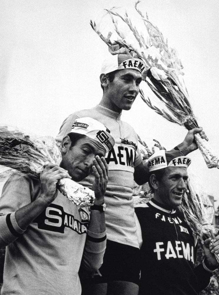 En 1968, Merckx termine 1er du Tour d'Italie, un an après y avoir gagné son premier succès en montagne.