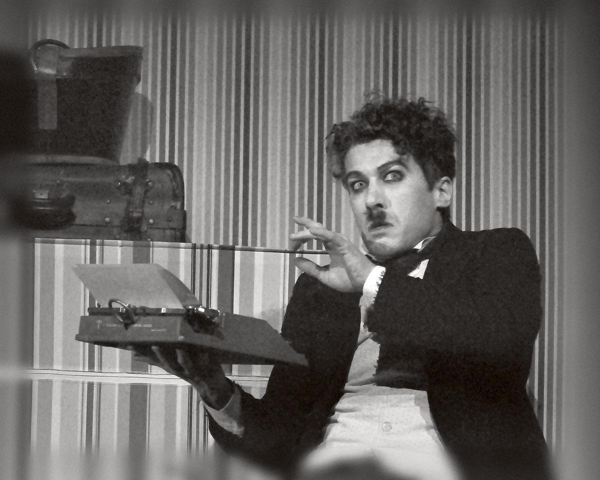 Ohtmane Moumen dans Chaplin (2016).
