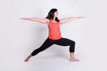 Deze tien yoga-oefeningen kan je werkelijk overal uitvoeren
