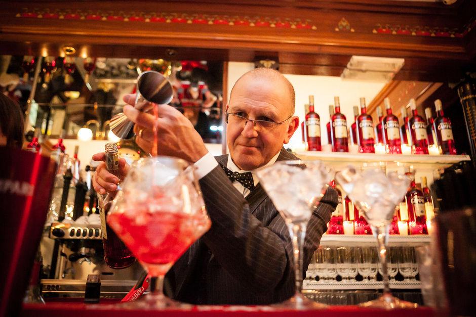 Luca Picchi, bartender in het Florentijnse Caffè Rivoire, is zowat de wereldautoriteit op het vlak van de Negroni.
