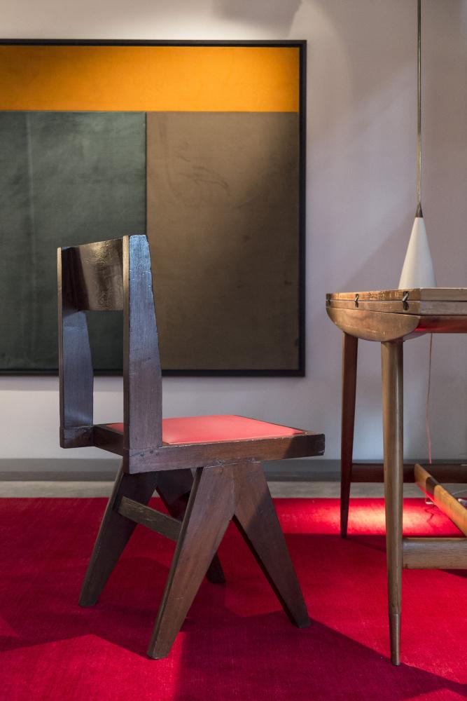 Zeldzame stoel van Pierre Jeanneret.
