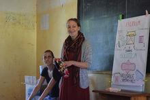 Project van Vlaamse studenten rond maandverband geeft meisjes in Tanzania kans op hoger onderwijs