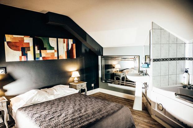 Sommige rendez-voushotels zijn afgeleefd, louche, zonder voorzieningen. Maar de klanten voelen zich veel meer 'thuis' in een verzorgd daghotel. 