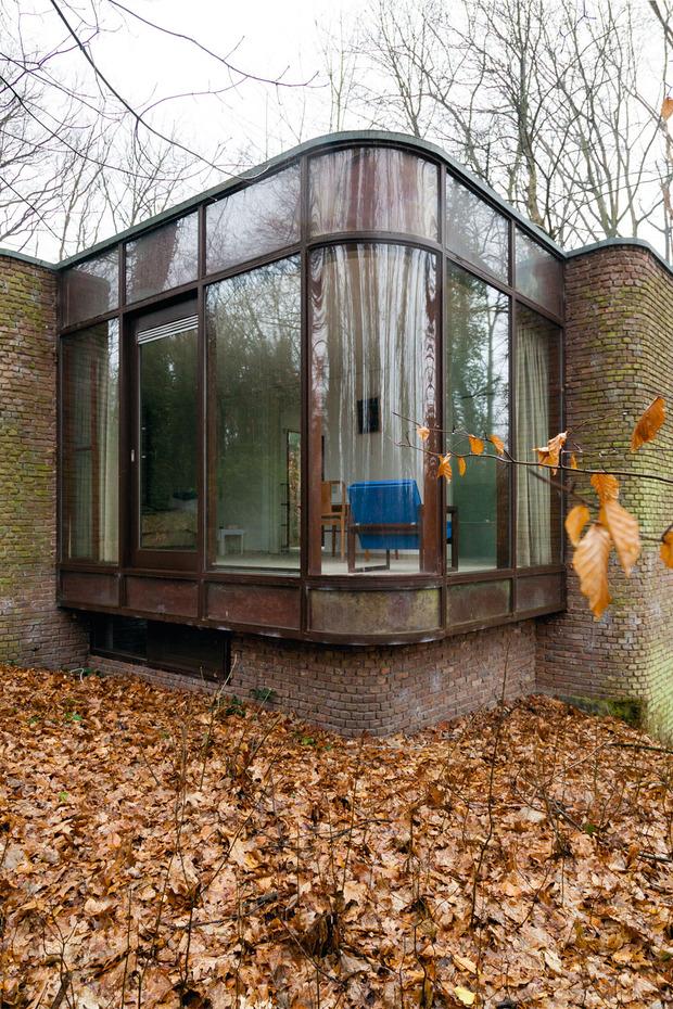 In de bossen van Sint-Martens-Latem zitten heel wat architecten-woningen verstopt. 